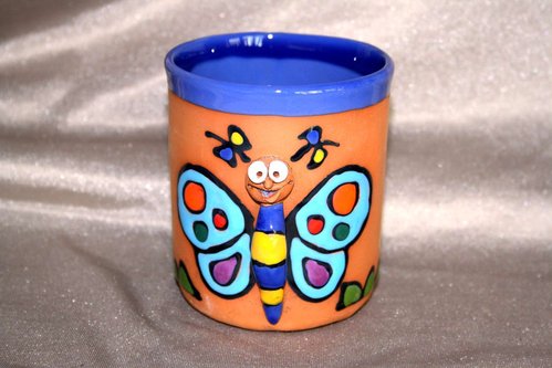 Keramik-Becher mit Henkel, Motiv Schmetterling